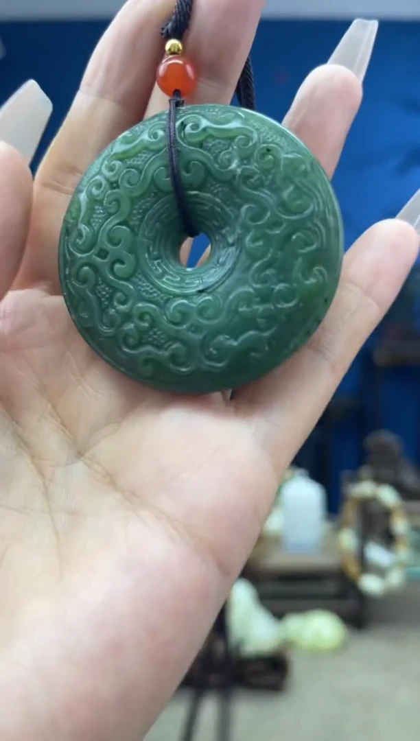 和田玉未镶嵌颈饰1