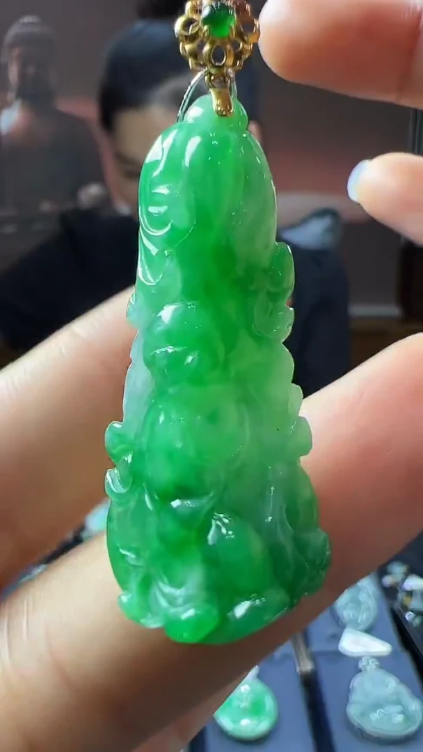 18K金镶嵌挂件翡翠白菜不含链