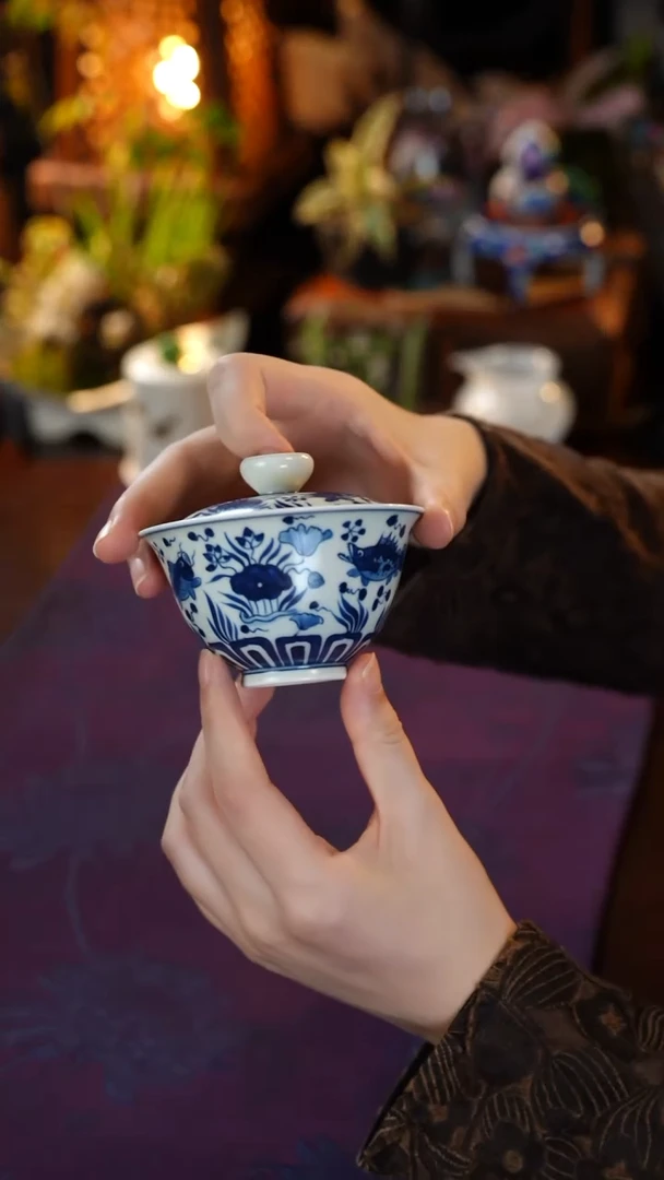 青花小鱼藻盖碗