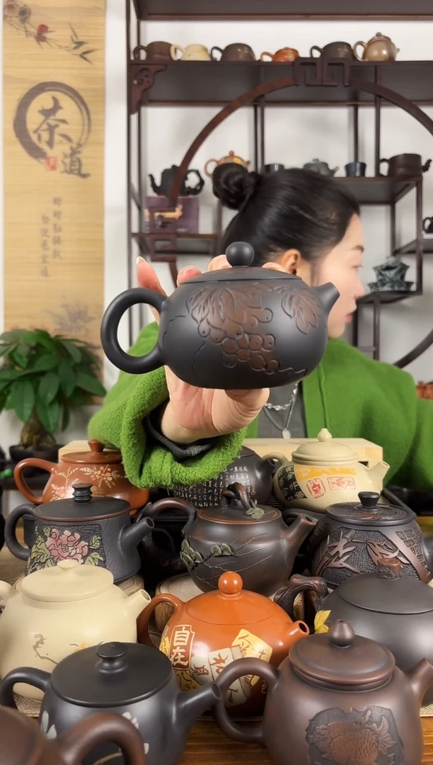 云南建水紫陶茶壶230CC左右球孔