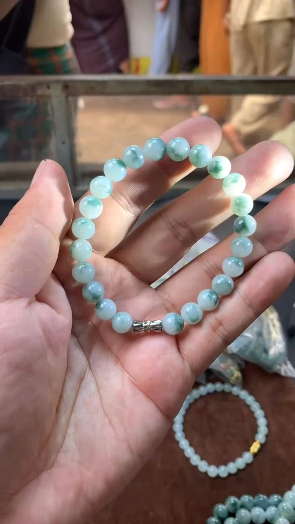 定制翡翠未镶嵌翡翠手串