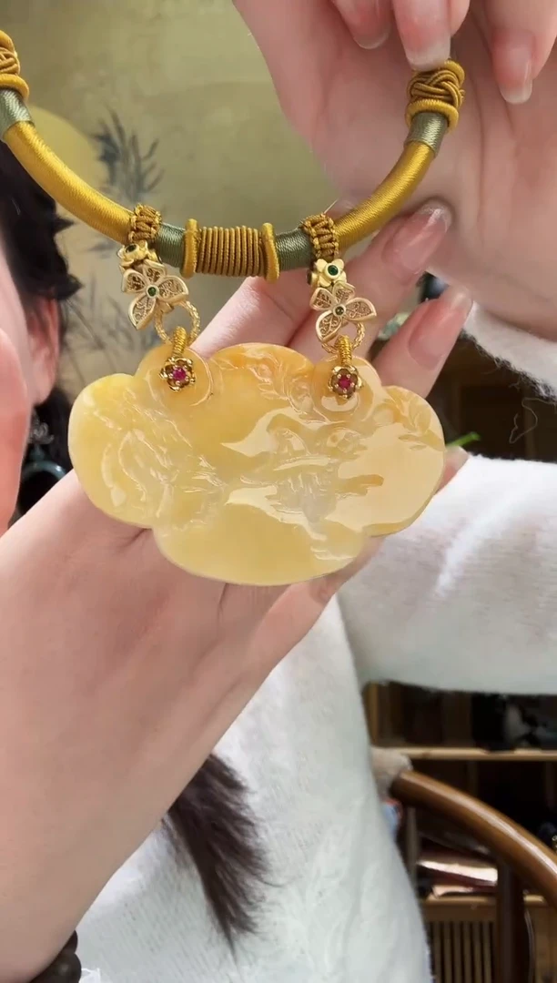 颈饰未镶嵌翡翠吊坠