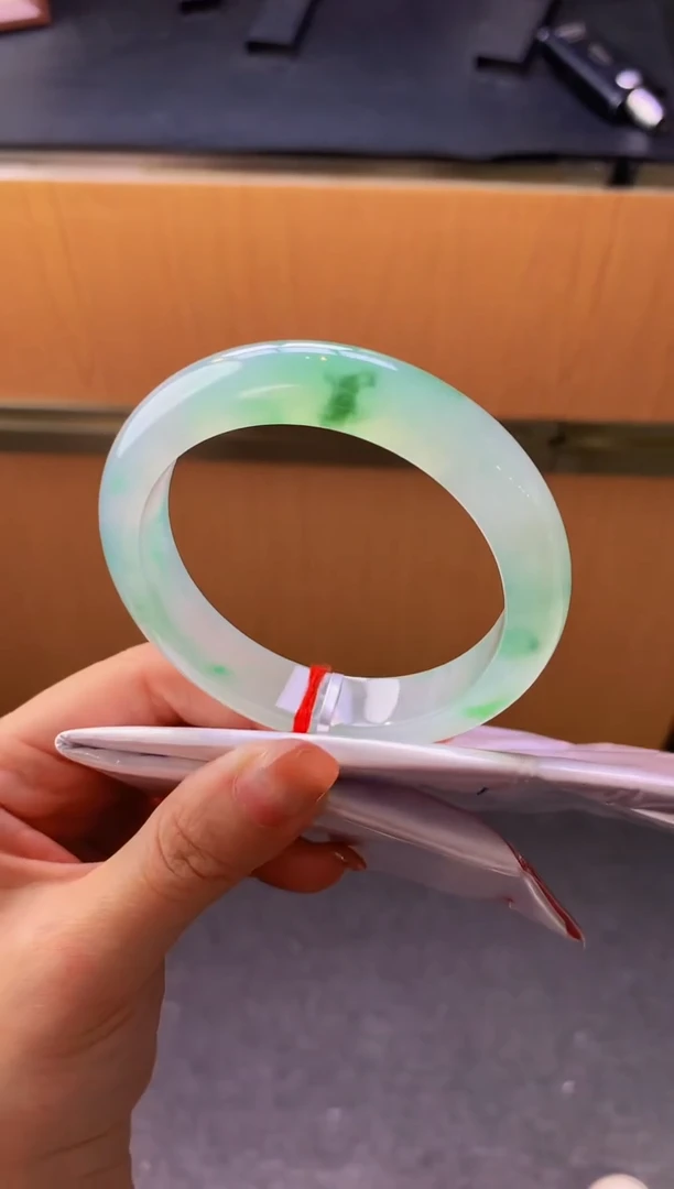 未镶嵌手镯翡翠- X93圈口 56.3全款42万 定金2万