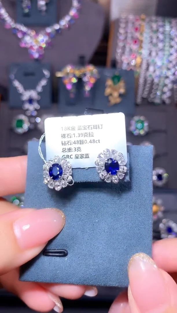 耳钉蓝宝石18K金镶嵌红**?