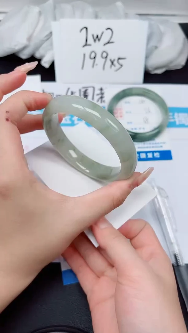 【闪购商品】石英质玉手镯未镶嵌G281-61.2