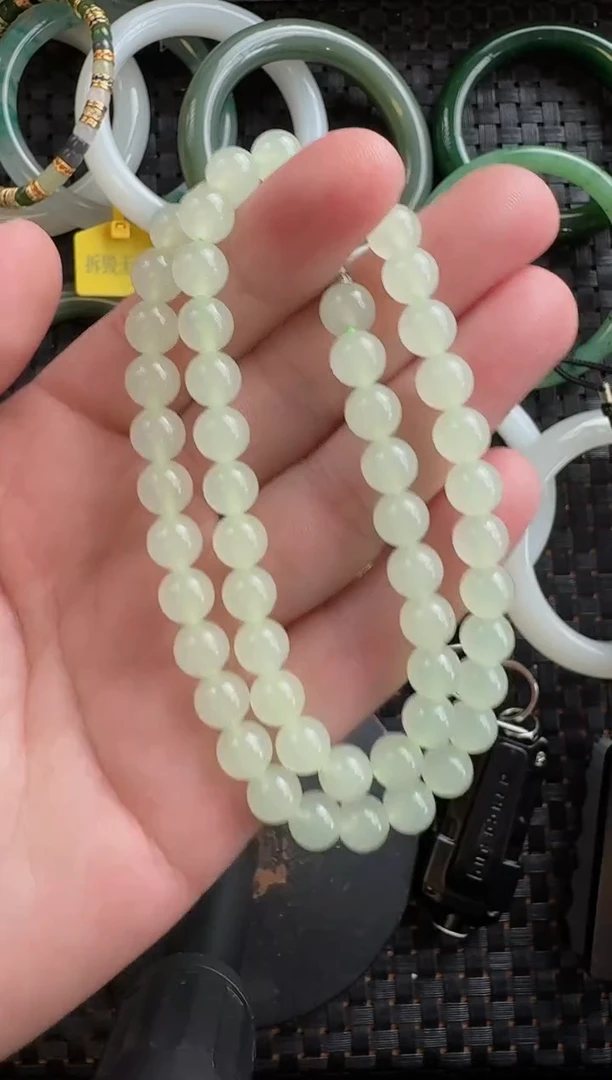 颈饰未镶嵌和田玉8mm翠色女神链
