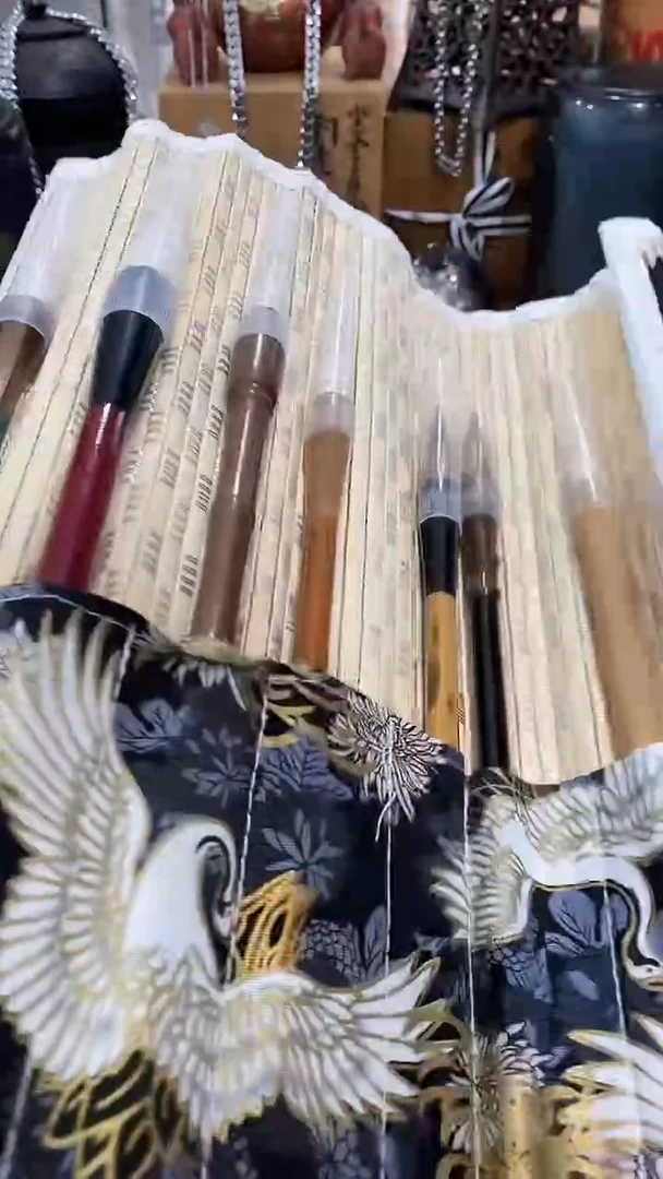 瓷片闪购商品  如图所示