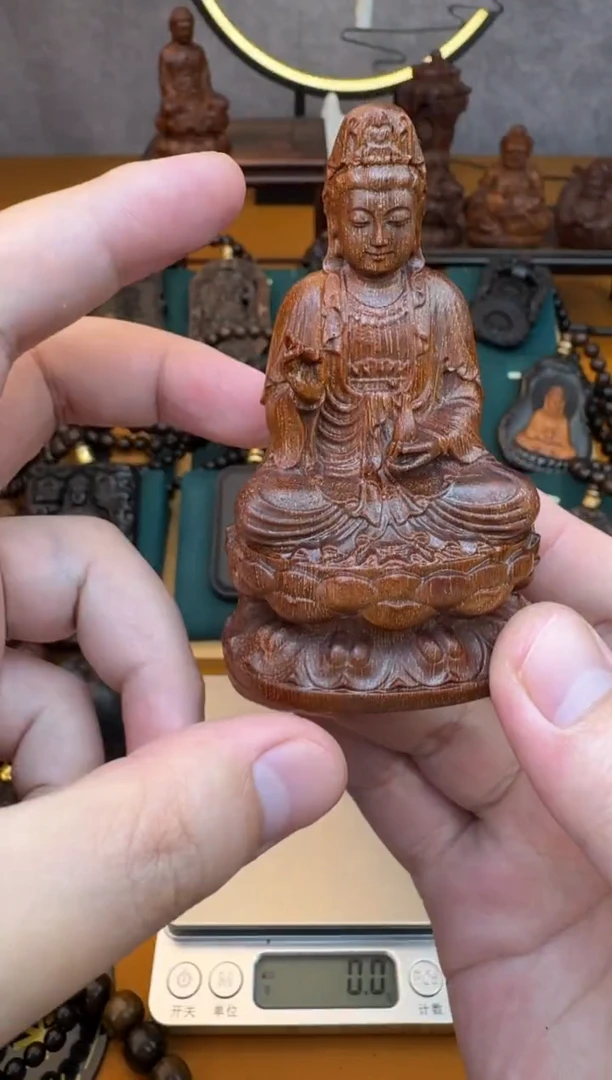 贡木其他《巴布亚贡木》新品血月星空南海观音摆件