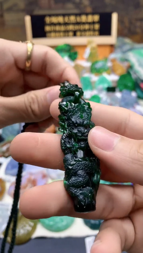 颈饰未镶嵌翡翠酒*爷天然A货翡翠