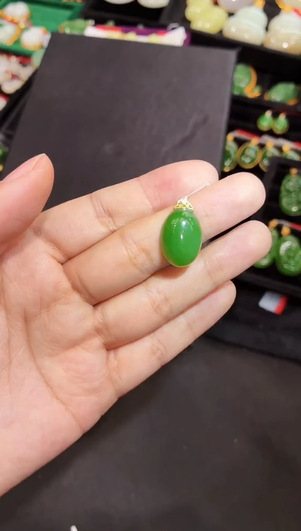 吊坠(赠链)18K金镶嵌和田玉多样性发一