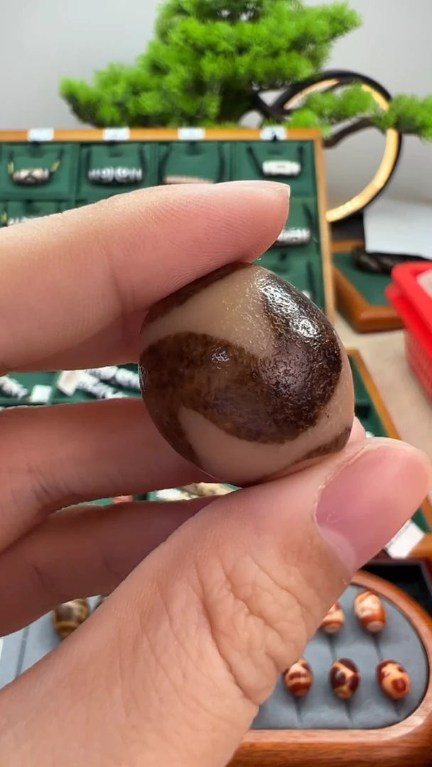 玛瑙/玉髓（覆膜）颈饰未镶嵌东***地53.（微瑕随机发货）