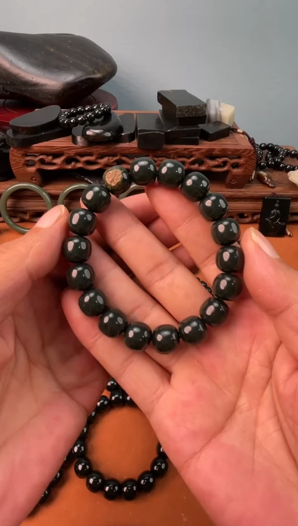 手链未镶嵌和田玉塔青红皮料