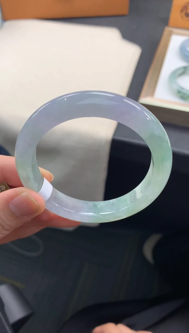 未镶嵌手镯翡翠退货需手镯吊牌标签完好