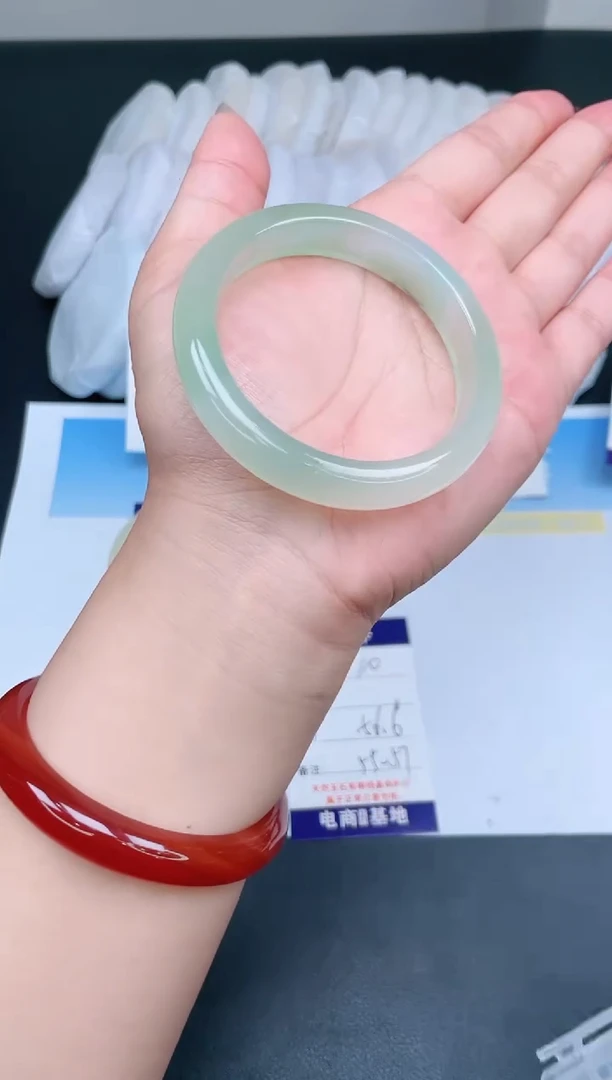 【闪购商品】石英质玉手镯未镶嵌10-56.6