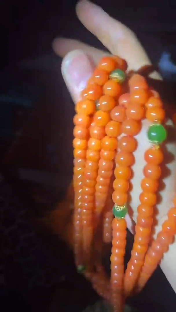 和田玉未镶嵌挂件冰晶黄项链一条