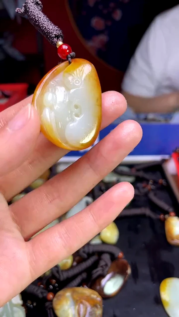 和田玉未镶嵌颈饰1