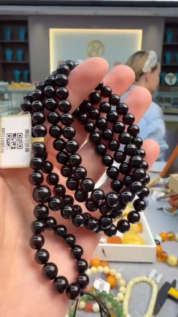 琥珀颈饰未镶嵌281秒拍号 假一罚三