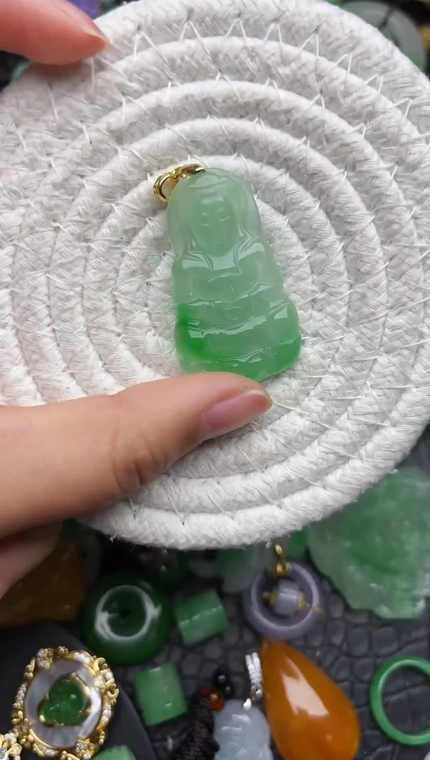 颈饰未镶嵌翡翠缅甸翡翠吊坠