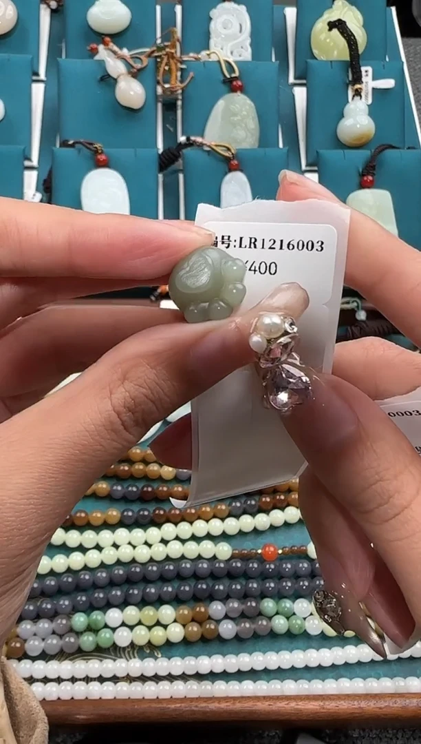 颈饰未镶嵌和田玉LR