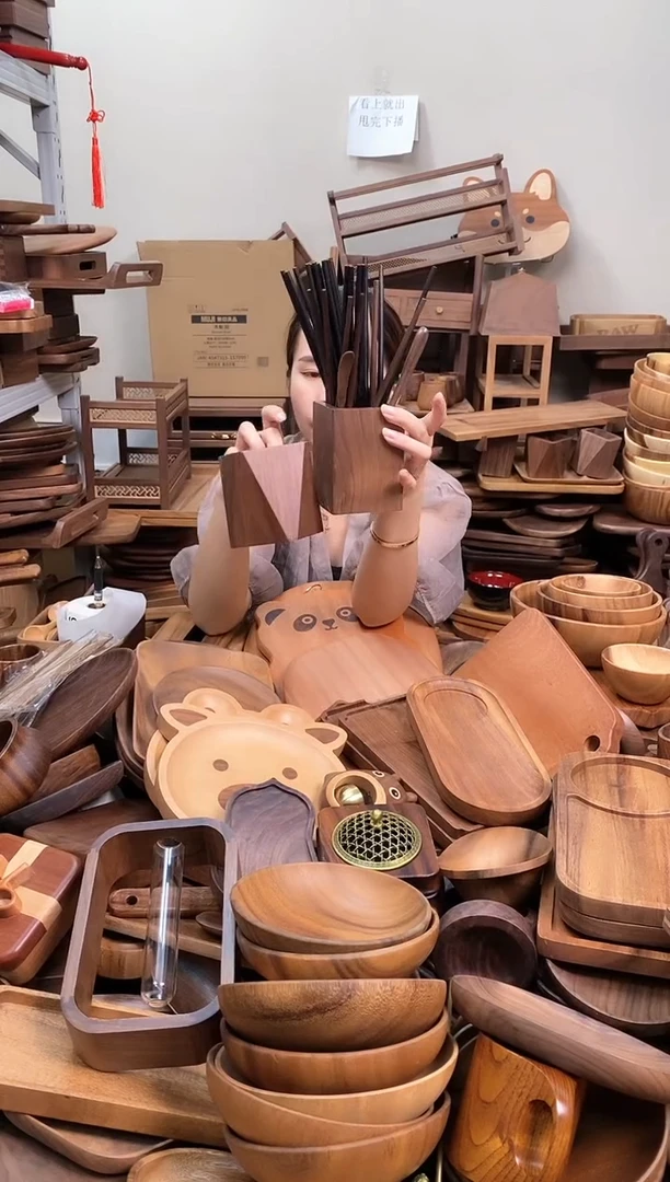 木  北美黑胡桃木实木笔筒 微瑕