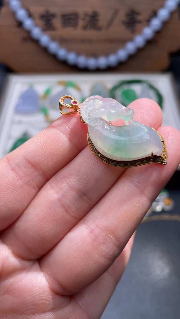 【闪购商品】翡翠颈饰18K金镶嵌17..........