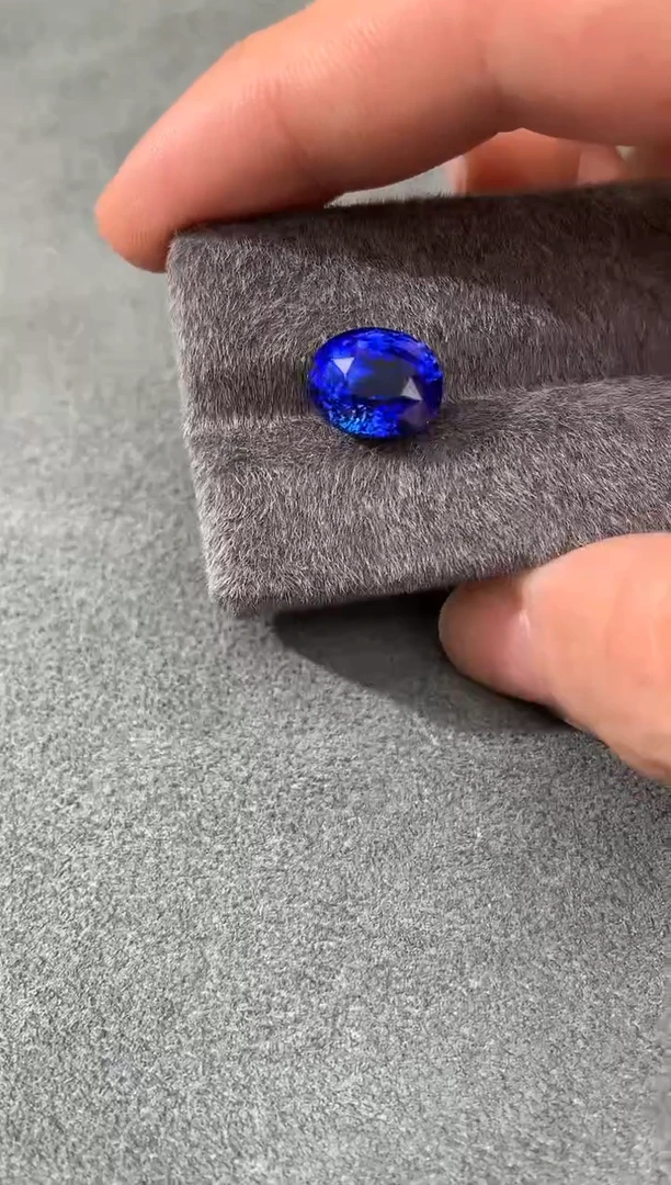 裸石蓝宝石皇家蓝 7.04CT