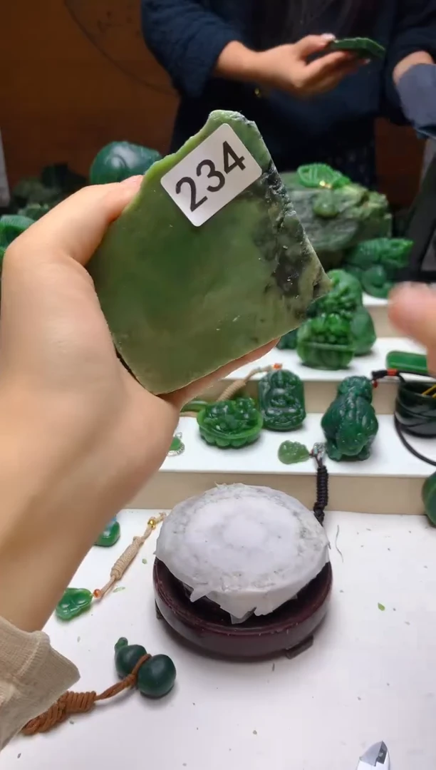 未镶嵌和田玉（碧玉）珠宝半成品234