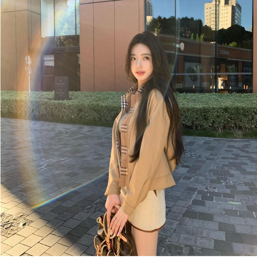 早秋短款风衣网红爆款韩系拼接夹克定制港风卡其色格子小外套女装