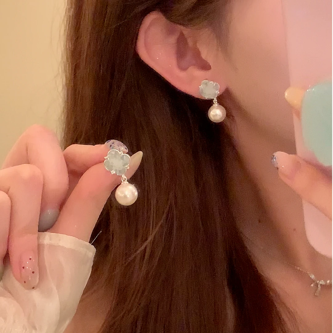 铜合金锆石耳饰 春夏轻奢碎冰蓝四叶花珠珠耳环女百搭耳针耳饰