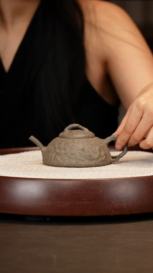 茶壶紫砂【丁雪英】蔚风供春壶 乾隆青灰段 150cc+杯子