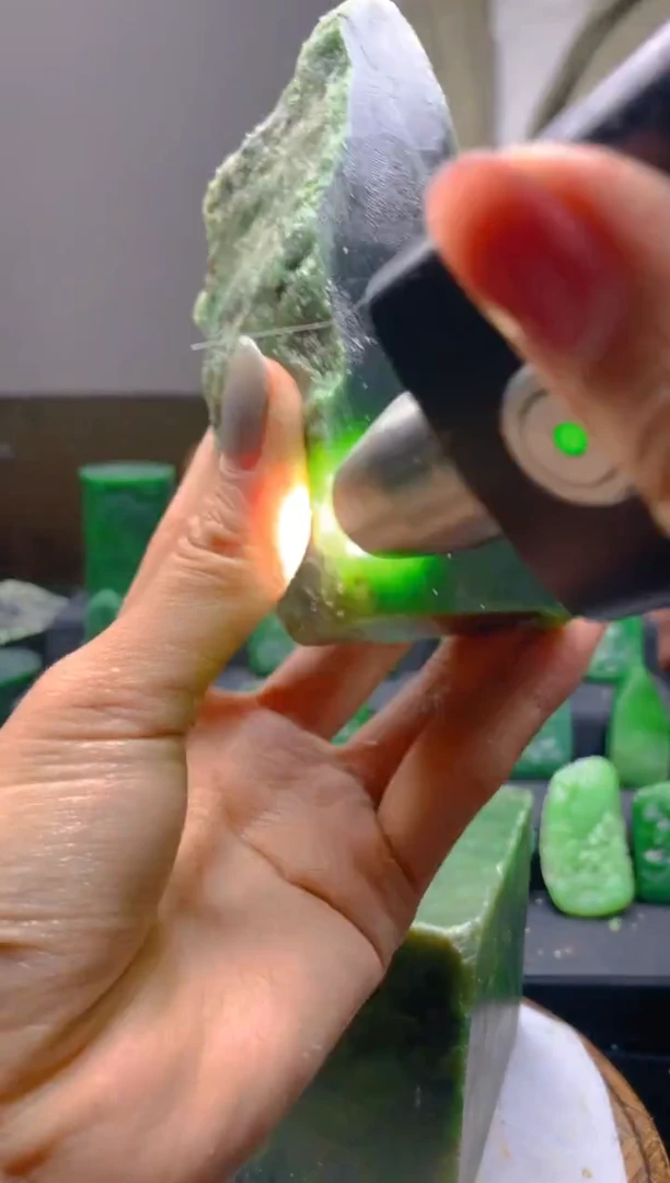 未镶嵌和田玉珠宝半成品1