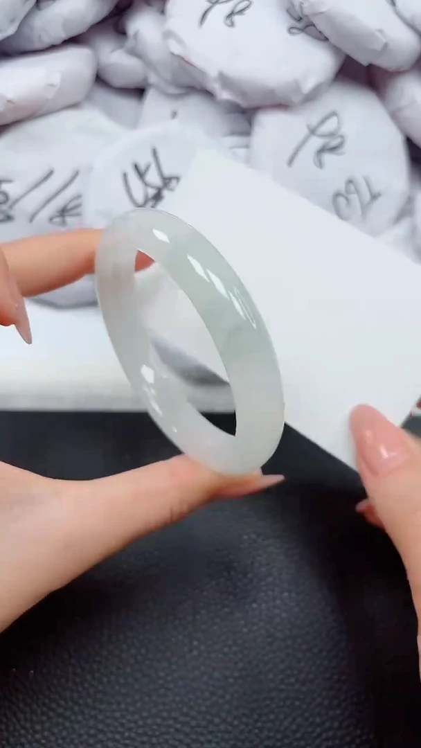 【闪购商品】石英质玉手镯未镶嵌327