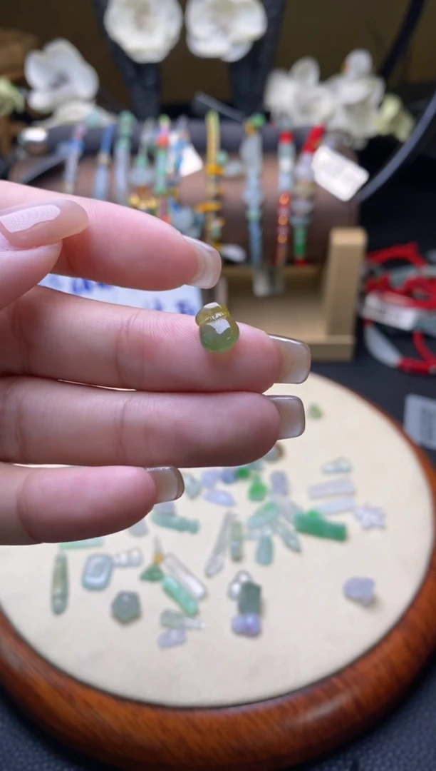 颈饰未镶嵌翡翠净货15800