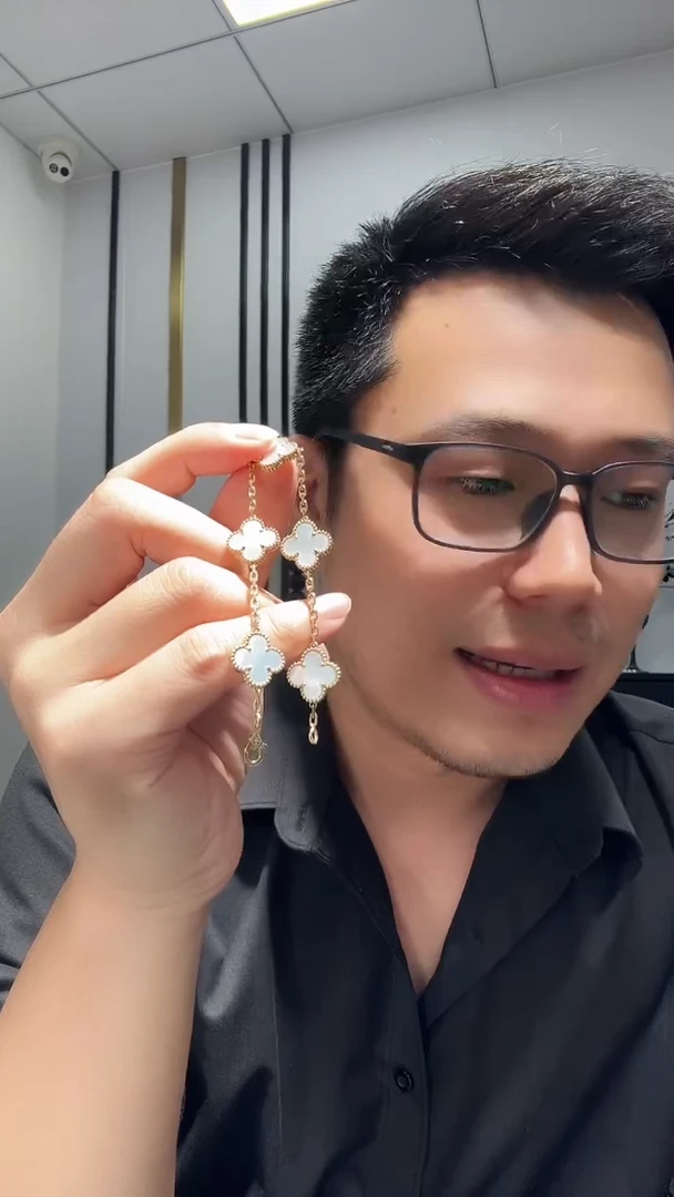 18K金镶嵌贝壳（贝母）手链白色k黄，五花手链