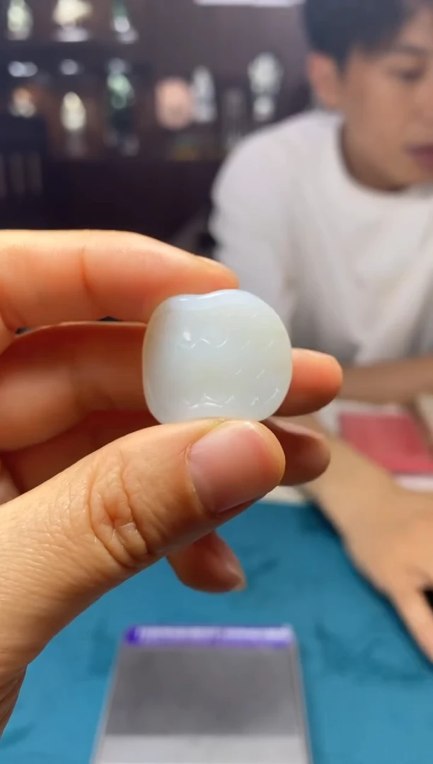 和田玉未镶嵌颈饰1