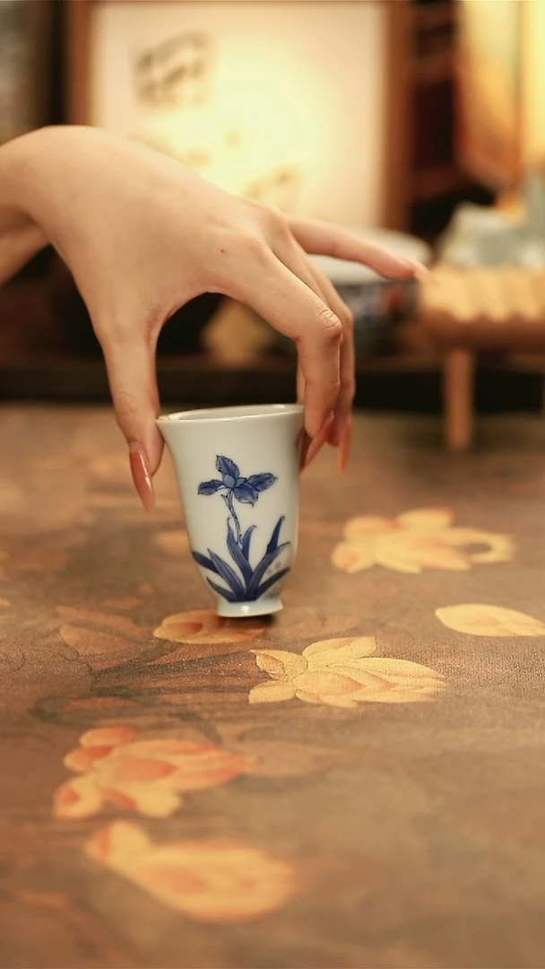 M4002/陶瓷青花兰花闻香杯