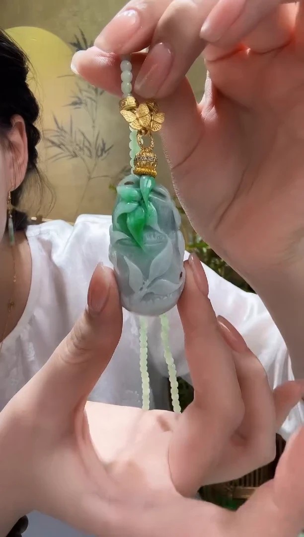 颈饰未镶嵌翡翠吊坠