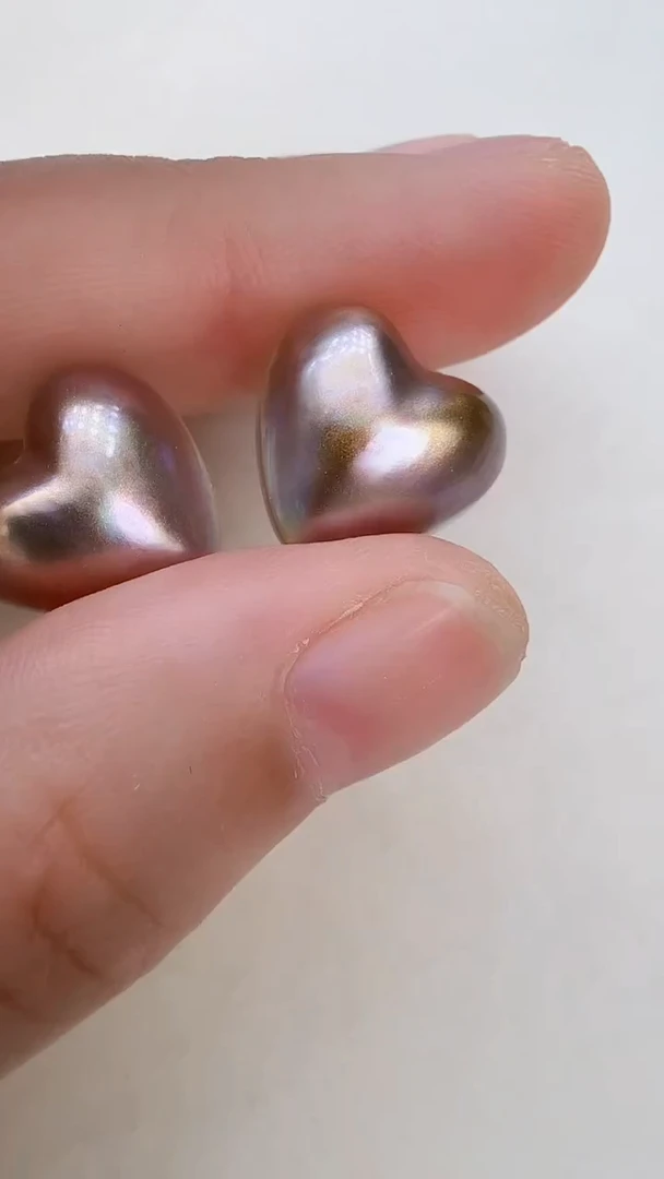 耳饰拼合珍珠（马贝珠）未镶嵌金色心形