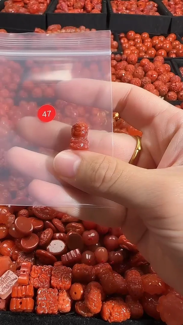 颈饰未镶嵌南红玛瑙1