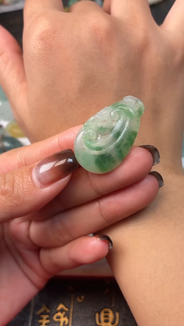 未镶嵌定制翡翠大飘绿如意