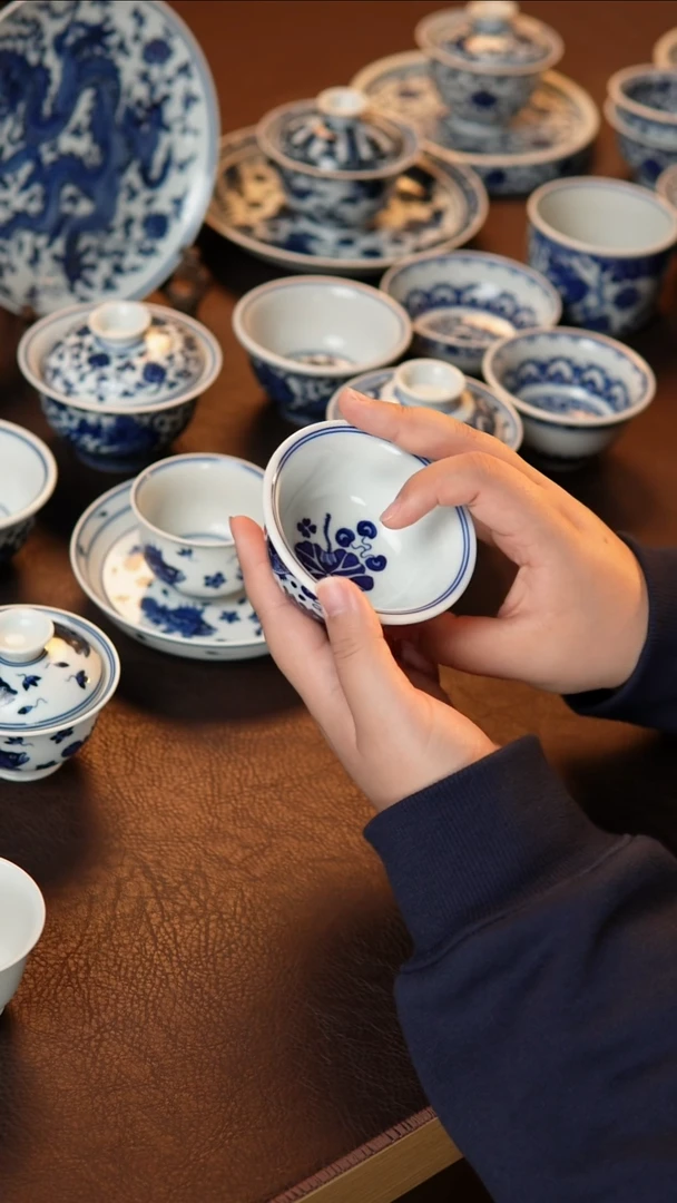 鱼藻纹压手主人杯