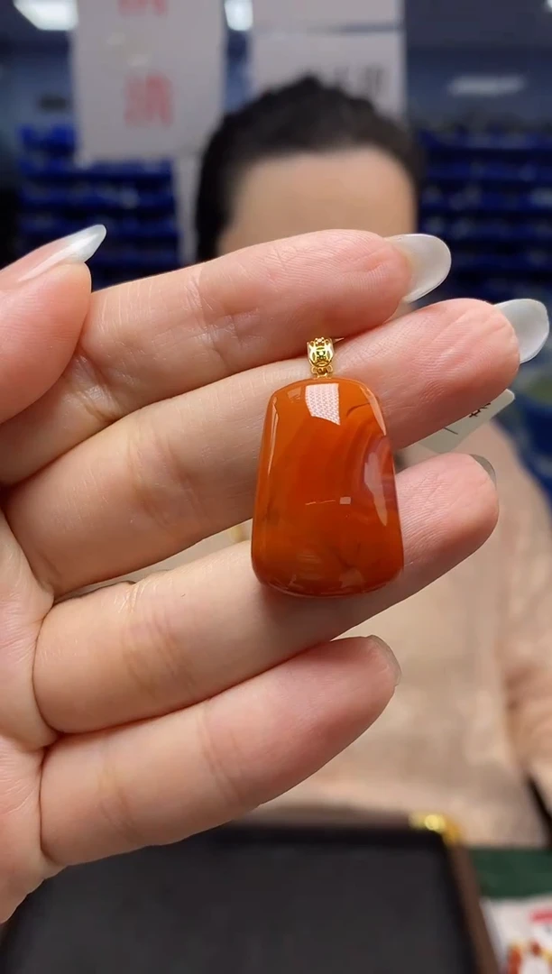 18K金镶嵌吊坠(不含链)玛瑙/玉髓G10055