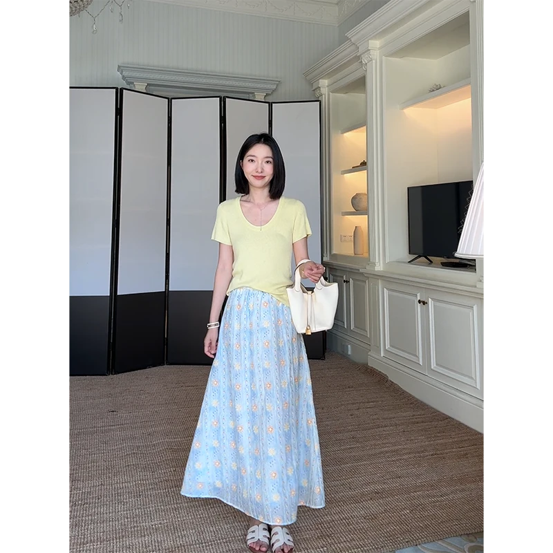 郭九九呢 天丝花朵绣花飘逸半身裙u领显瘦针织短袖t恤 G925Q10156