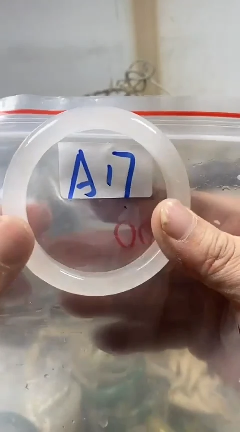 【闪购商品】石英质玉手镯未镶嵌60