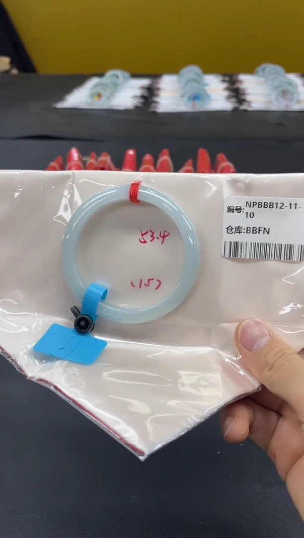 未镶嵌手镯翡翠翡翠手镯