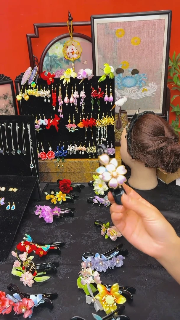 刺绣非遗绒花苏绣饰品