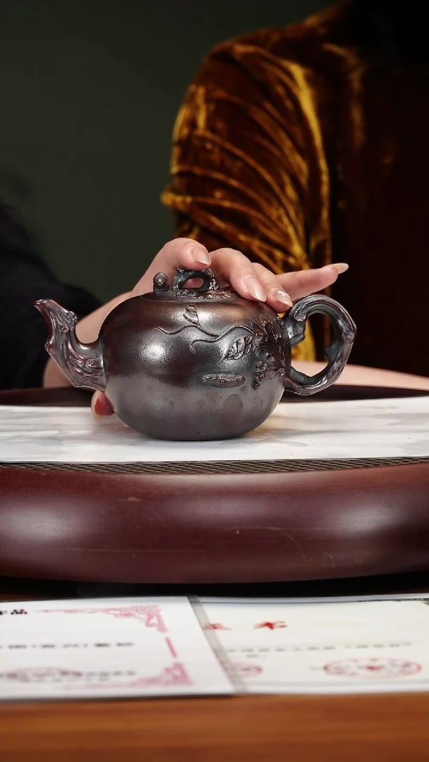 茶壶紫砂29YLX松鼠葡萄龙山古乌泥320cc