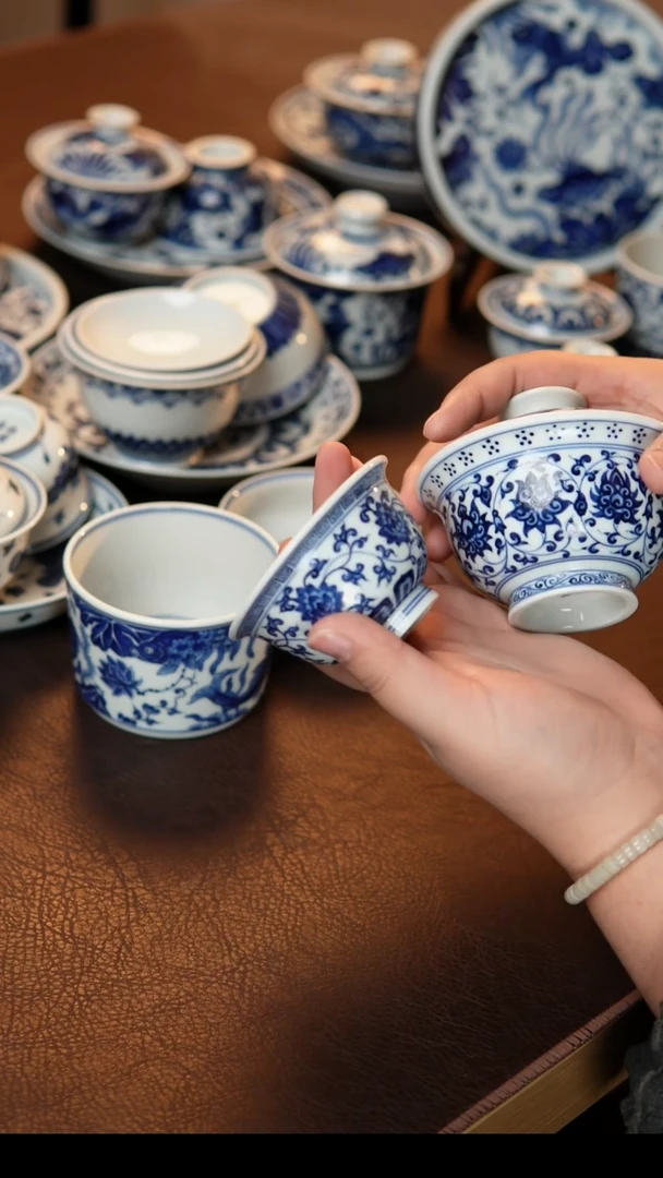 P***o缠枝连纹理两件套