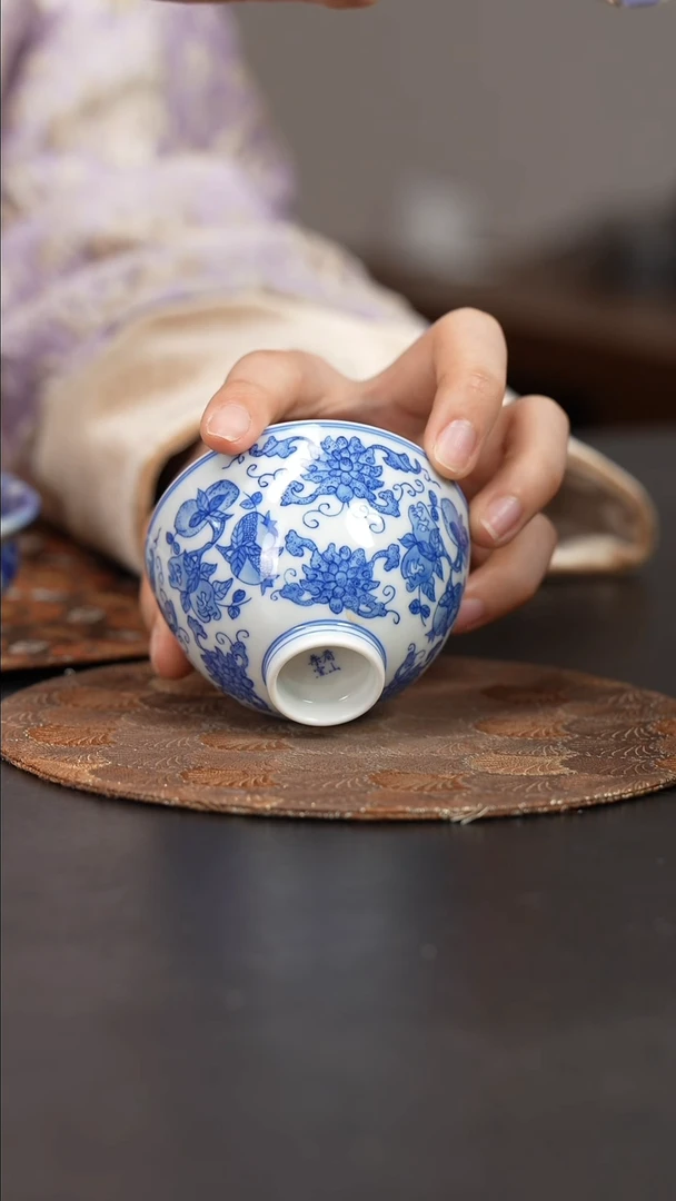 【闪购商品】杯看山柴窑青花三多