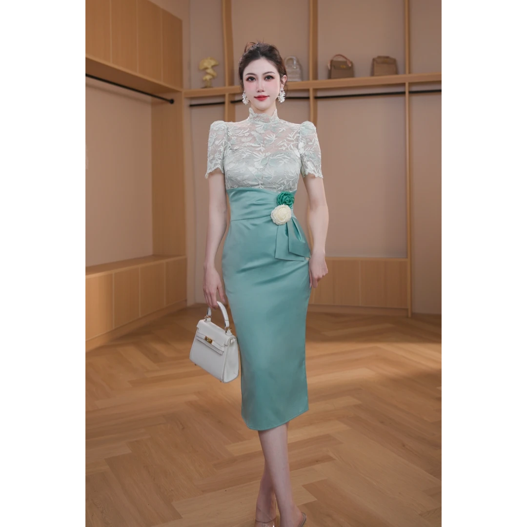 新款气质女人简约蕾丝薄款修身圆领时尚连衣裙 20502